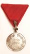 Medaile za první místo v interním závodu bruslařů Vyšehradských