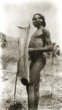 Bojovník se štítem a oštěpem, oblast Nakvai (Niakve)